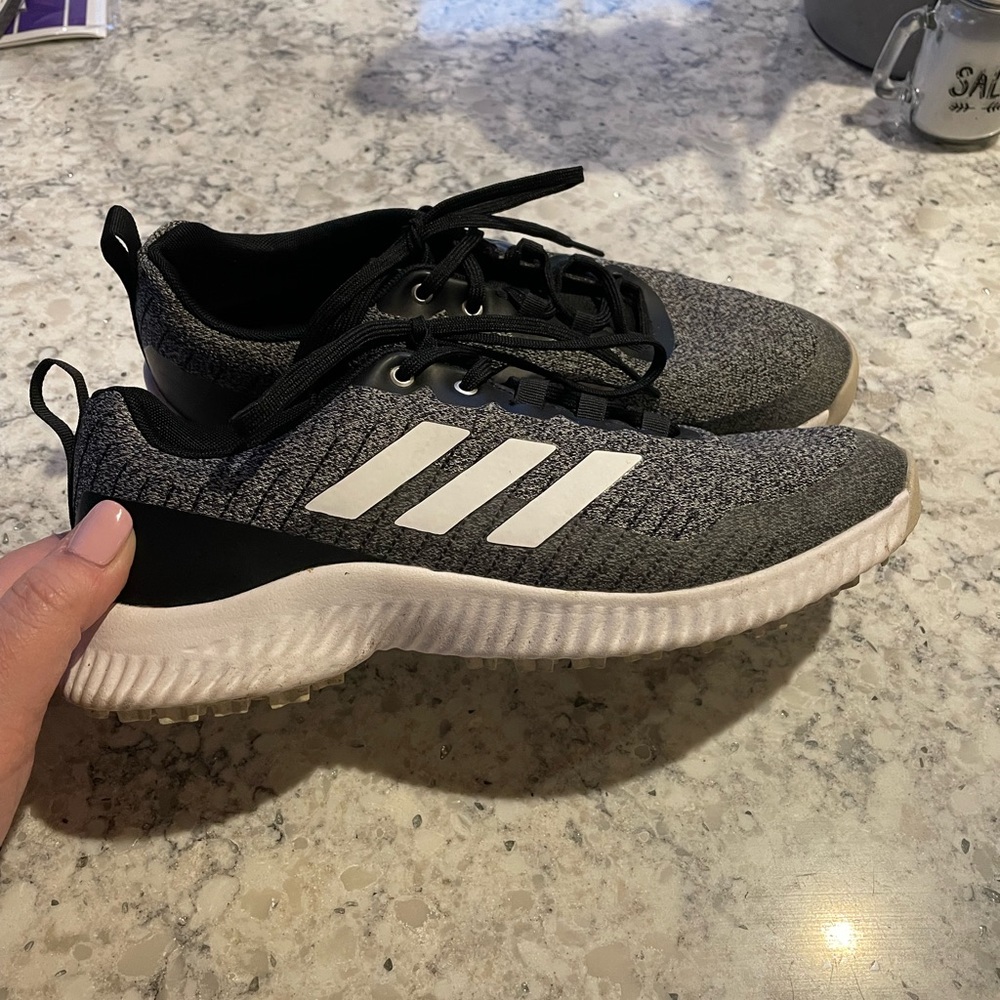 ⭐️ Adidas golf shoes ⭐️  Size 7 youth
